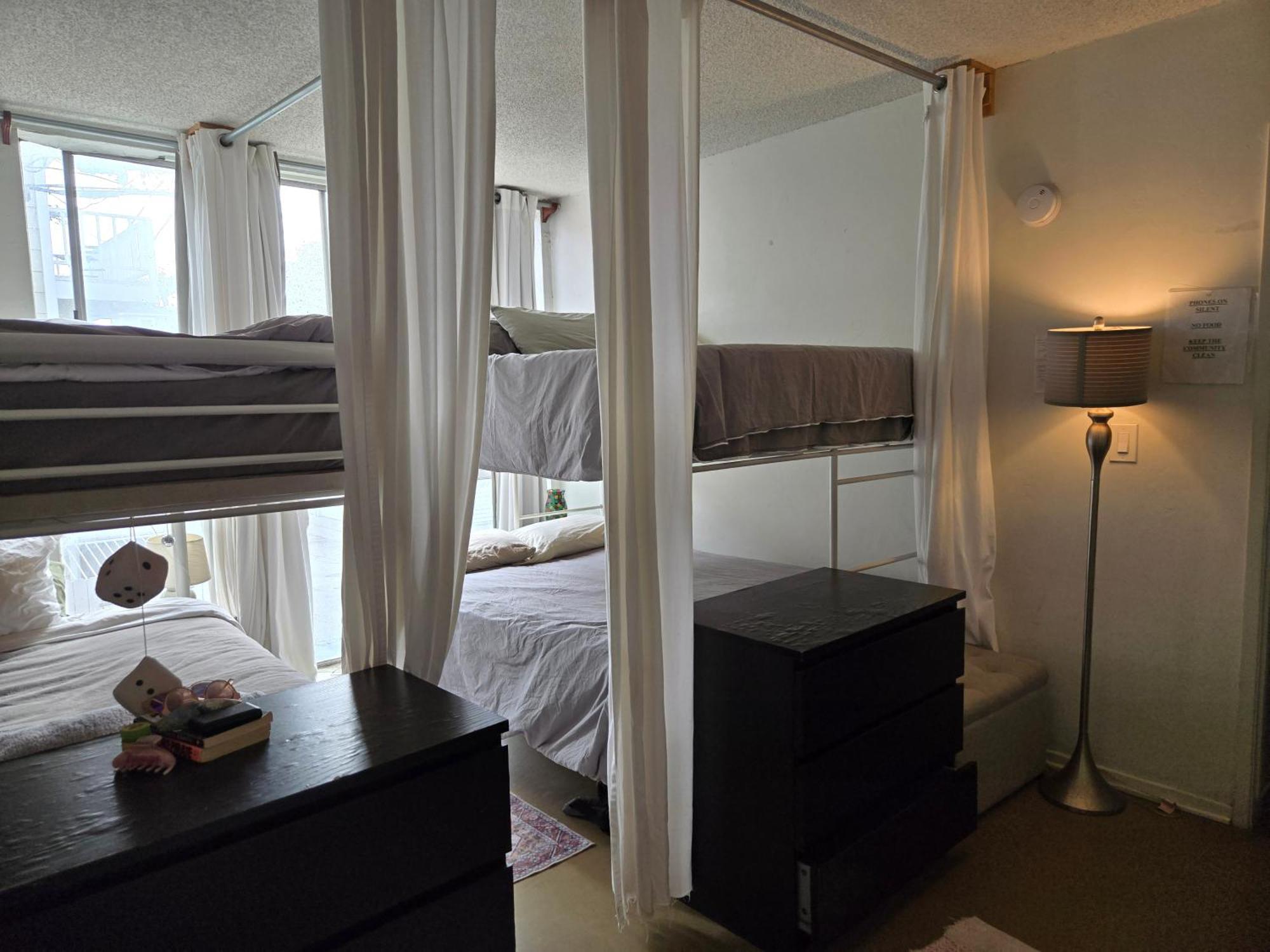 Ocean Front Vortex Female Hostel Private Rooms Free Bikes - Los Angeles — Photos 2