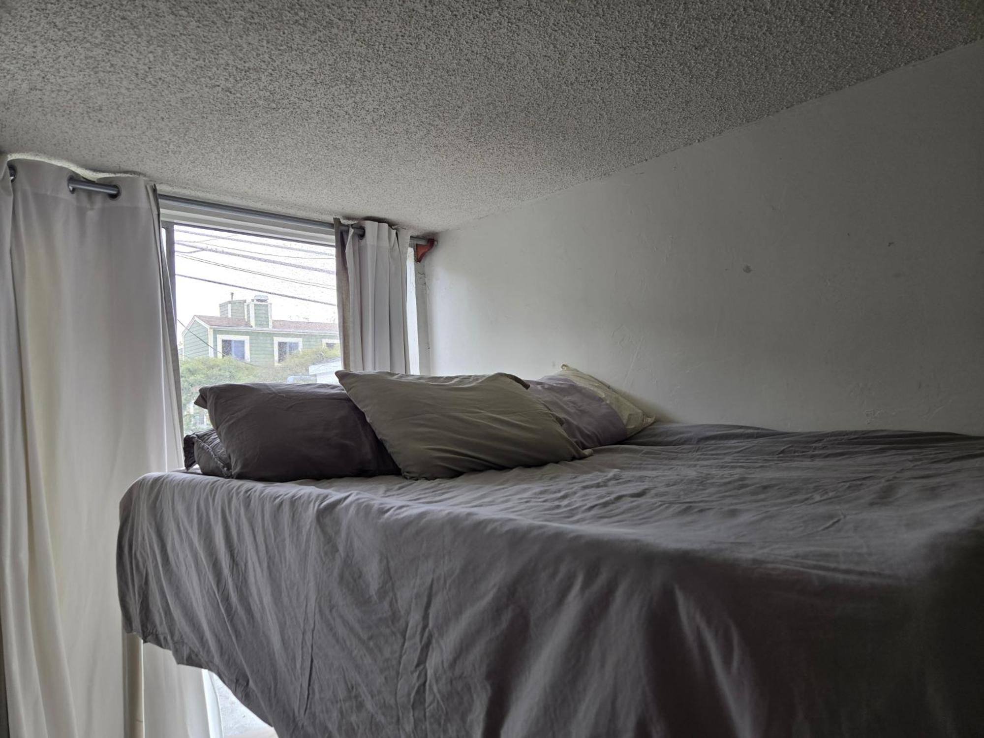 Ocean Front Vortex Female Hostel Private Rooms Free Bikes - Los Angeles — Photos 1